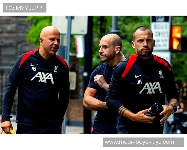 阿贾克斯总监支持海廷加称执教初期成绩并非唯一标准