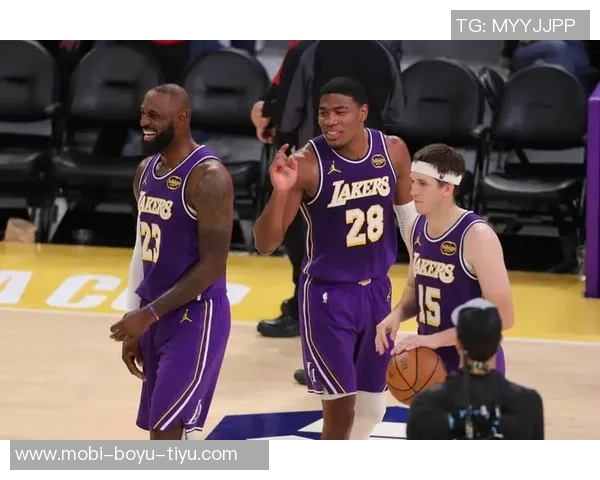 詹姆斯谈本赛季无球打法调整能力展现多样化篮球风格 詹姆斯谈本赛季无球打法调整能力展现多样化篮球风格