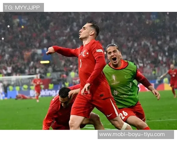 恭贺居莱尔与伊尔迪兹荣获土耳其足球推广奖的辉煌成就